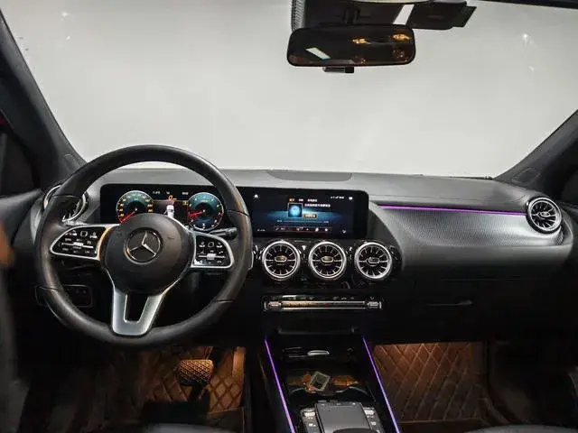 MERCEDES-BENZ GLA 200 2022