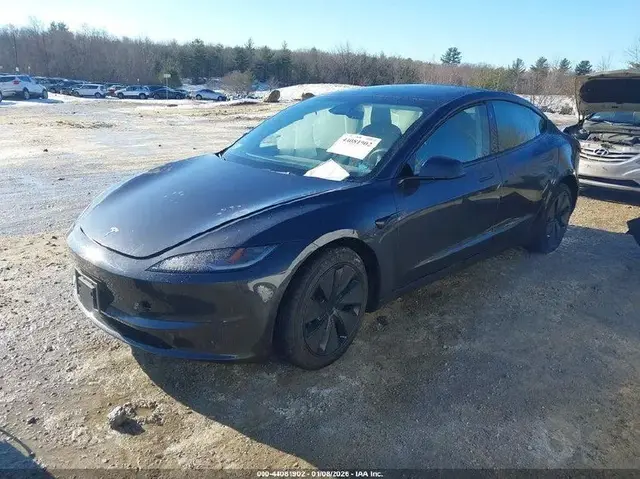 TESLA MODEL 3 LONG RANGE 2024