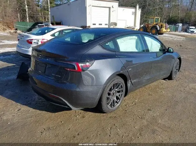 TESLA MODEL 3 LONG RANGE 2024