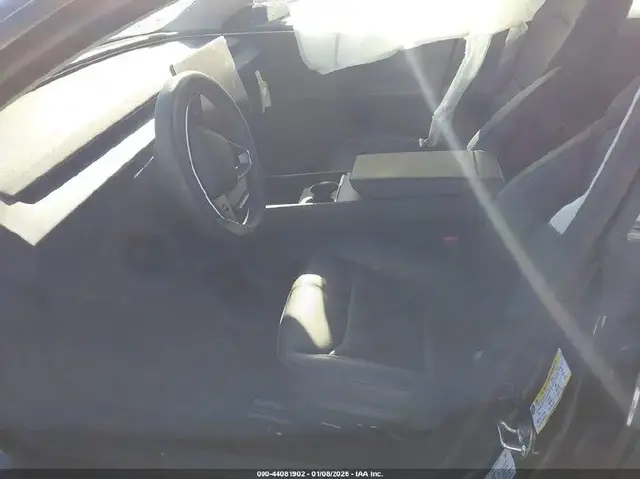 TESLA MODEL 3 LONG RANGE 2024