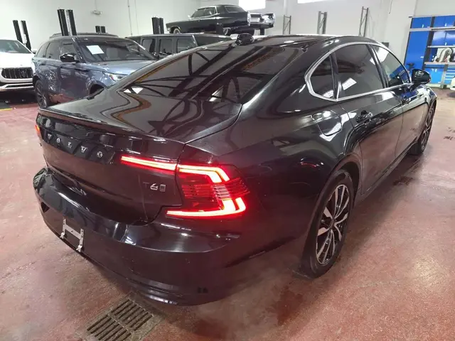 VOLVO S90 T6 MOMENTUM 2021