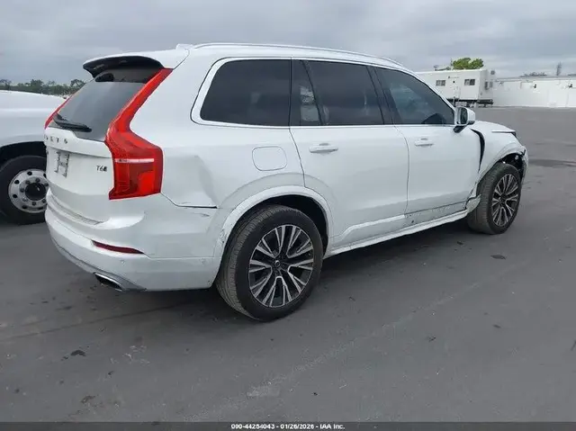 VOLVO XC90 T6 MOMENTUM 7 2021
