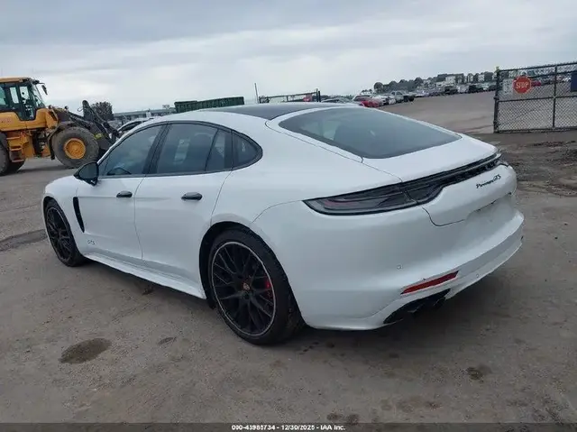 PORSCHE PANAMERA GTS 2023