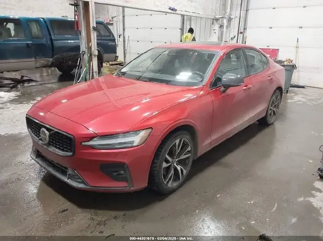 VOLVO S60 B5 CORE DARK 2023