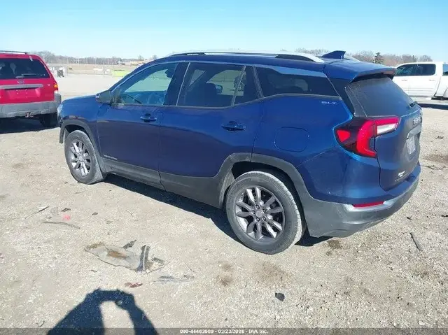 GMC TERRAIN SLT 2023