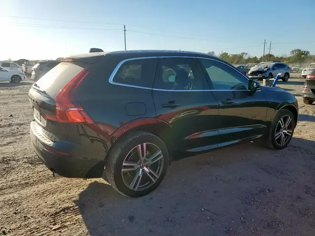 VOLVO XC60 T5 MOMENTUM 2021