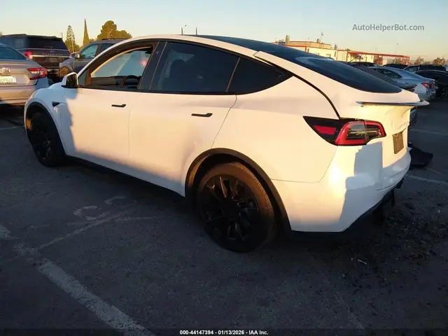 TESLA MODEL Y LONG RANGE 2023