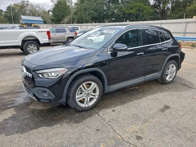 MERCEDES-BENZ GLA 250 2021