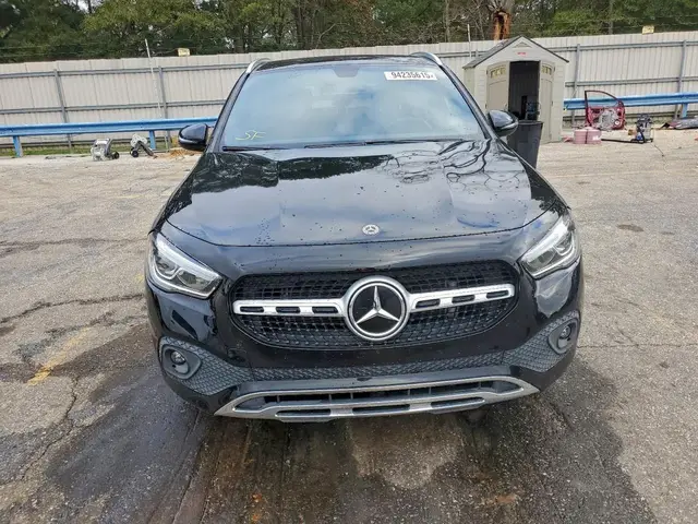 MERCEDES-BENZ GLA 250 2021