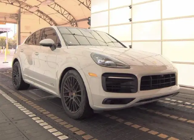 PORSCHE CAYENNE GTS COUPE 2022