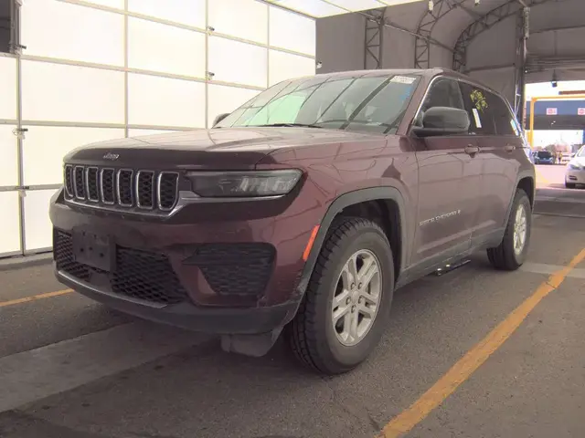 JEEP GRAND CHEROKEE LAREDO 2023