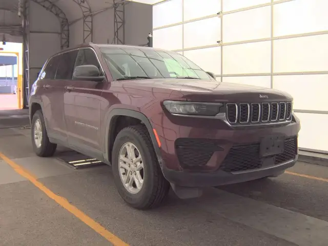 JEEP GRAND CHEROKEE LAREDO 2023
