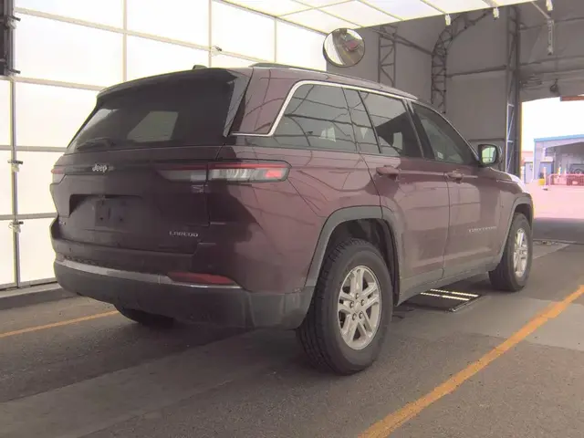 JEEP GRAND CHEROKEE LAREDO 2023