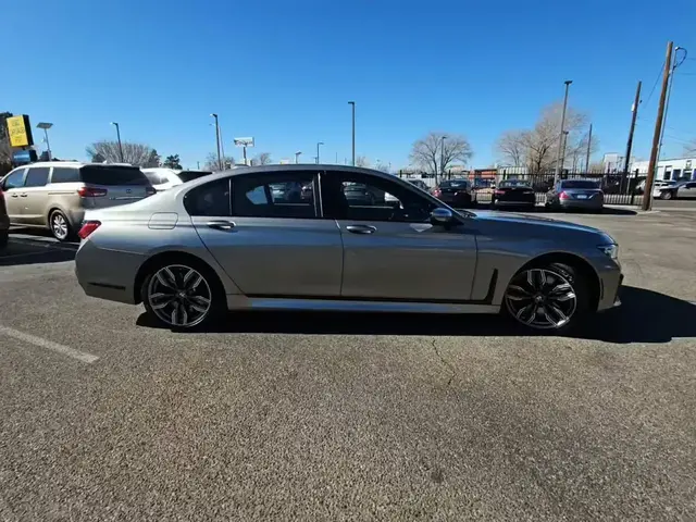 BMW 7 SERIES SEDAN M760I 2022