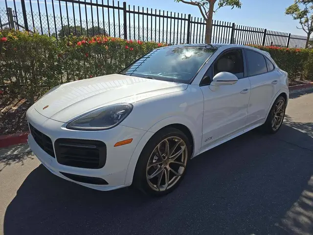 PORSCHE CAYENNE GTS COUPE 2023