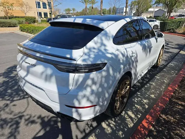 PORSCHE CAYENNE GTS COUPE 2023