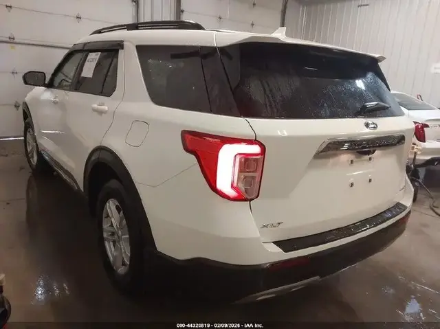FORD EXPLORER XLT 2022