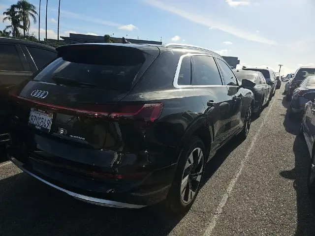 AUDI E-TRON PREMIUM PLUS 2022