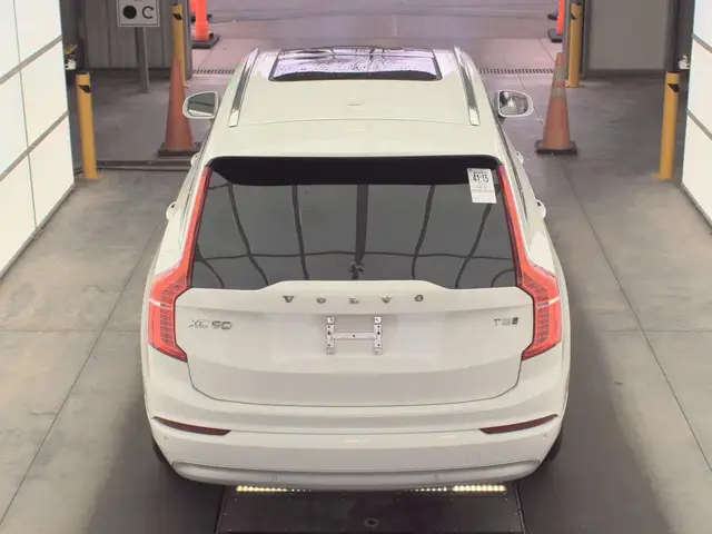 VOLVO XC90 T5 MOMENTUM 7-PASSENGER 2022