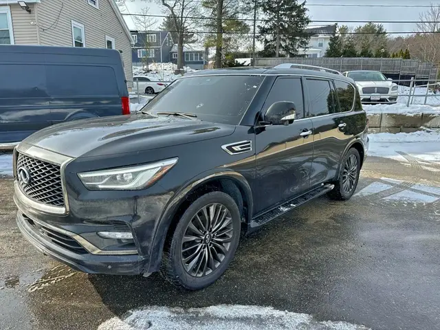 INFINITI QX80 LUXE 2023