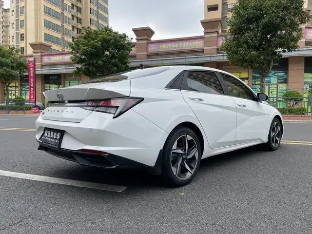 HYUNDAI ELANTRA 2022