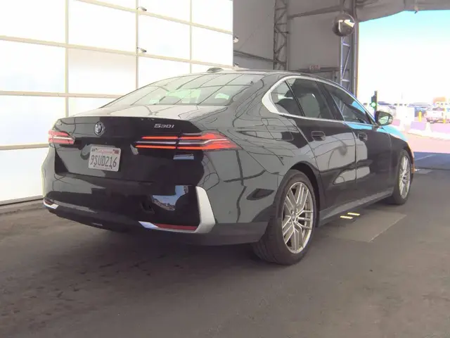 BMW 5 SERIES SEDAN 530I 2025