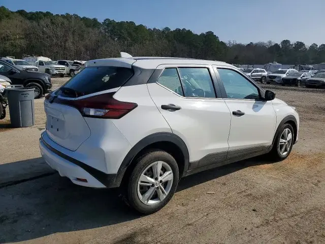 NISSAN KICKS 2023