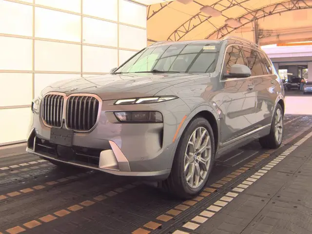 BMW X7 SPORTS ACTIVITY VEHICLE 2023