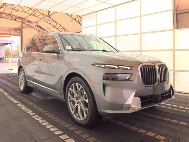 BMW X7 SPORTS ACTIVITY VEHICLE 2023