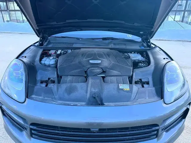 PORSCHE CAYENNE 2021