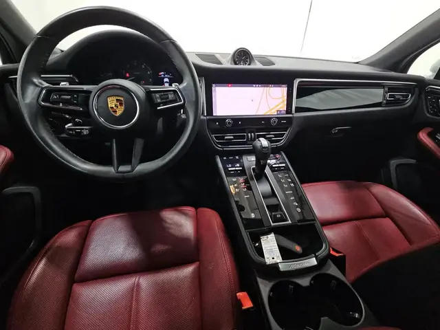 PORSCHE MACAN 2022