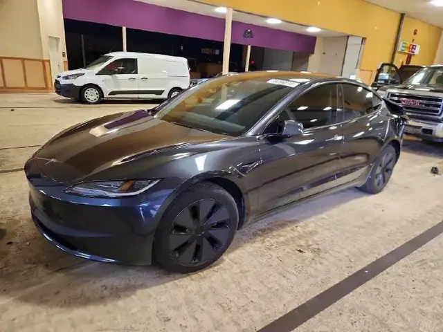 TESLA MODEL 3 2025