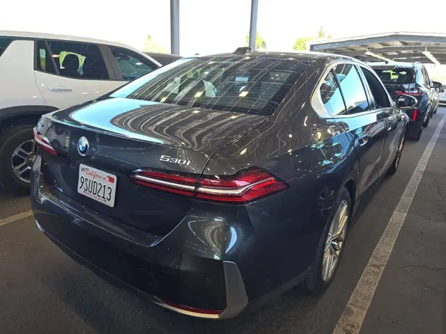 BMW 5 SERIES SEDAN 530I 2025