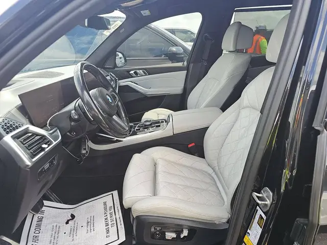 BMW X7 SPORTS ACTIVITY VEHICLE 2023