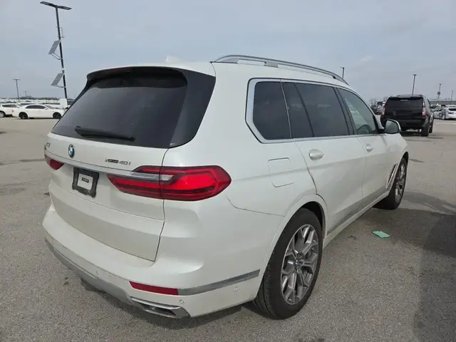 BMW X7 SPORTS ACTIVITY VEHICLE 2021