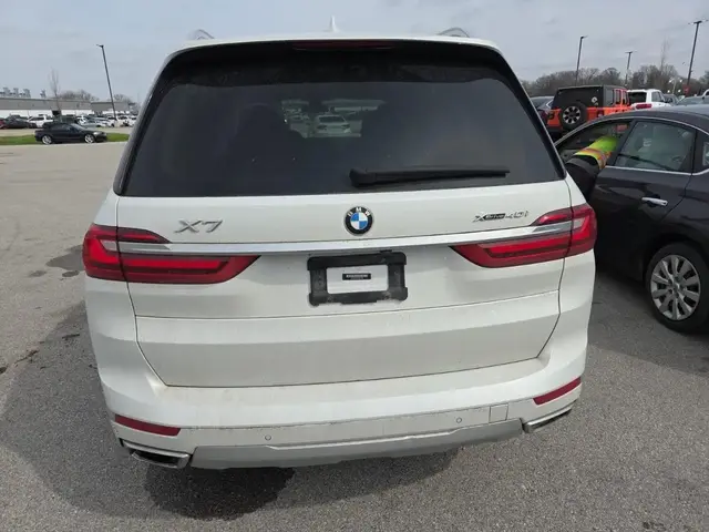 BMW X7 SPORTS ACTIVITY VEHICLE 2021