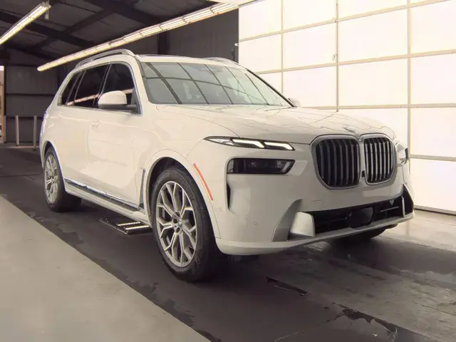 BMW X7 SPORTS ACTIVITY VEHICLE 2023