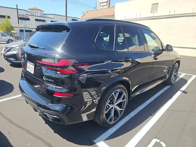 BMW X5 SPORTS ACTIVITY VEHICLE 2024