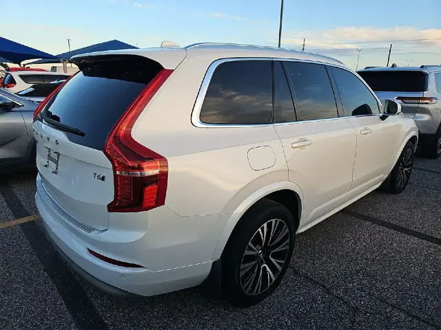 VOLVO XC90 T6 MOMENTUM 7 2022