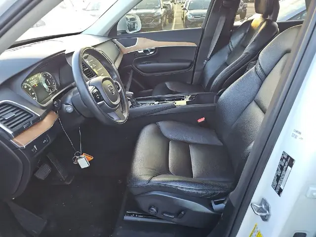 VOLVO XC90 T6 MOMENTUM 7 2022