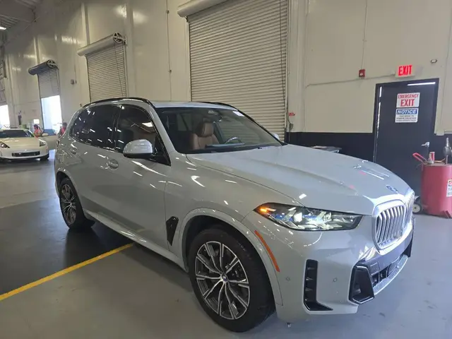 BMW X5 SPORTS ACTIVITY VEHICLE 2024