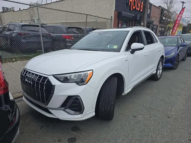 AUDI Q3 2022