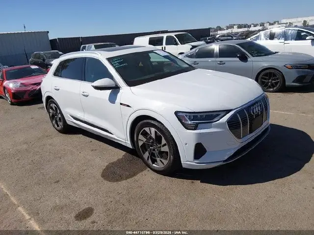AUDI E-TRON PREMIUM PLUS QUATTRO 2022
