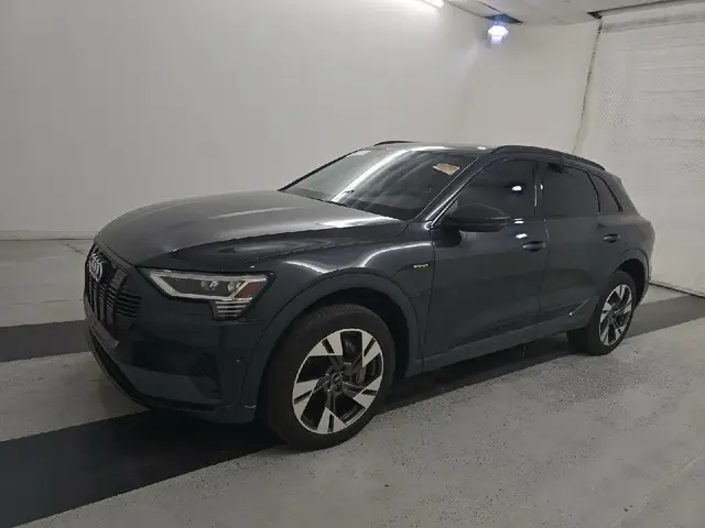 AUDI E-TRON PREMIUM 2022