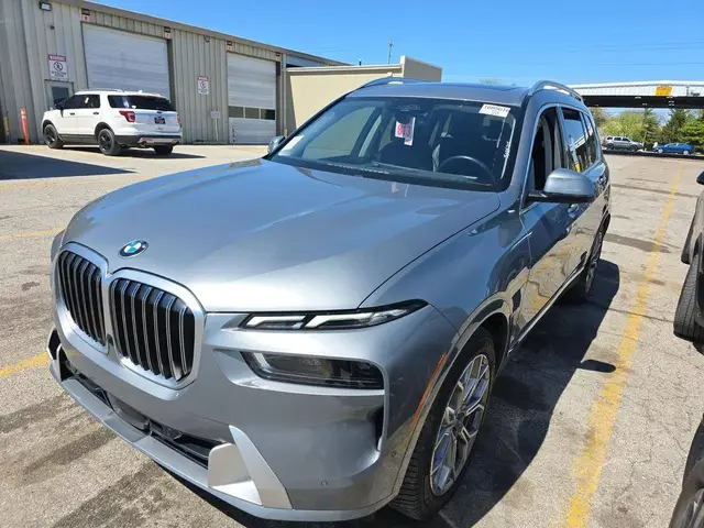 BMW X7 SPORTS ACTIVITY VEHICLE 2023