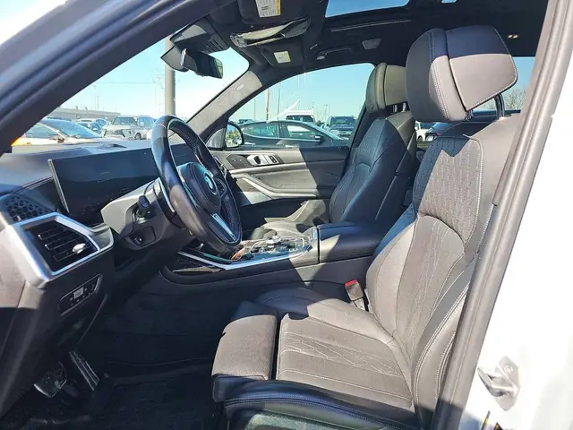 BMW X7 SPORTS ACTIVITY VEHICLE 2023