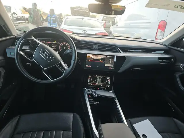 AUDI Q8 E-TRON PREMIUM PLUS 2024