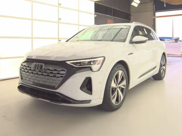 AUDI Q8 E-TRON PREMIUM PLUS 2024