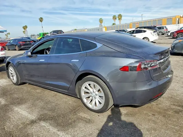 TESLA MODEL S 2018