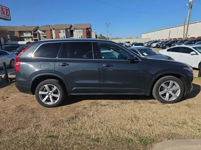 VOLVO XC90 T5 MOMENTUM 7-PASSENGER 2022